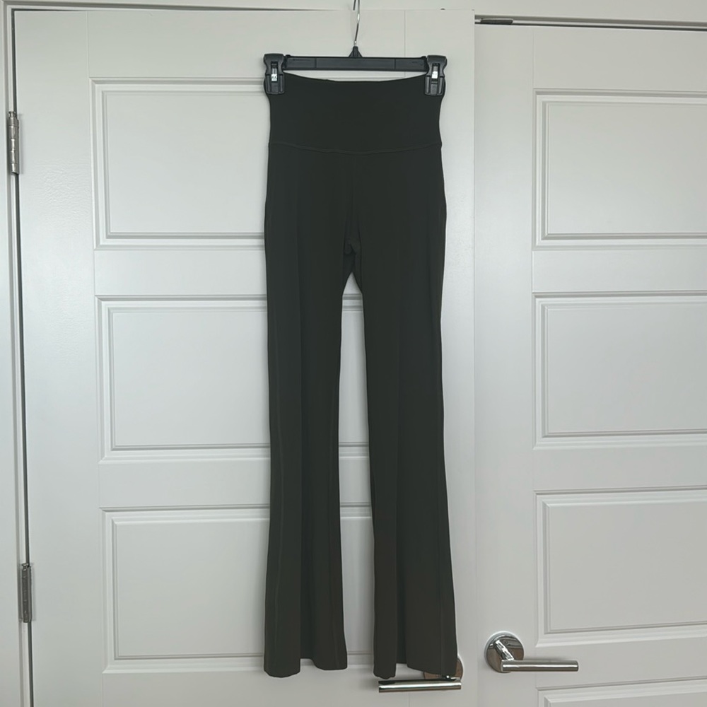 Lululemon groove pant size 2 dark olive